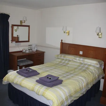 The Red Lion 3*