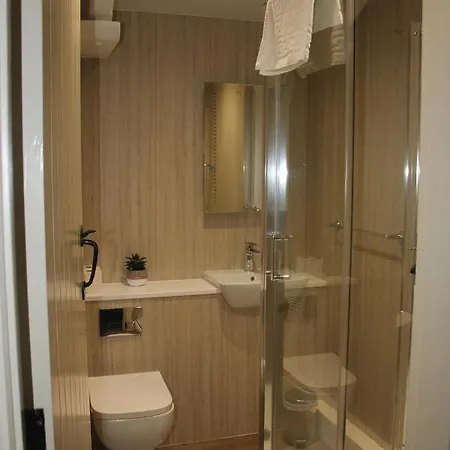 The Red Lion 여관 3*